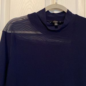 NWT sheer asymmetrical chest detail on this navy AUW short sleeved top, sz L